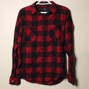 men’s black and red flannel
